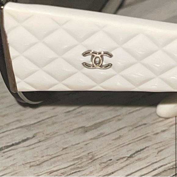 Chanel Sunglasses - Picture 8 of 9